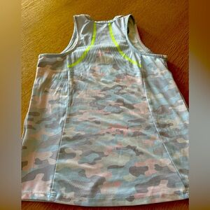 Lucky in Love tennis top girls